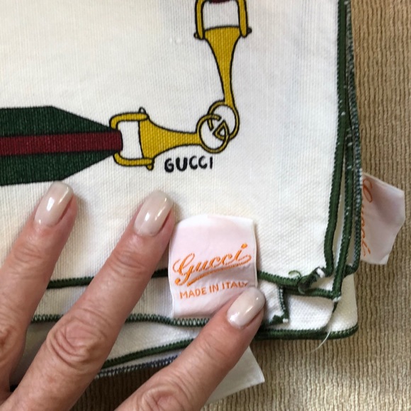 GUCCI linen/cotton dinner napkins. Set of 6 - Picture 6 of 7